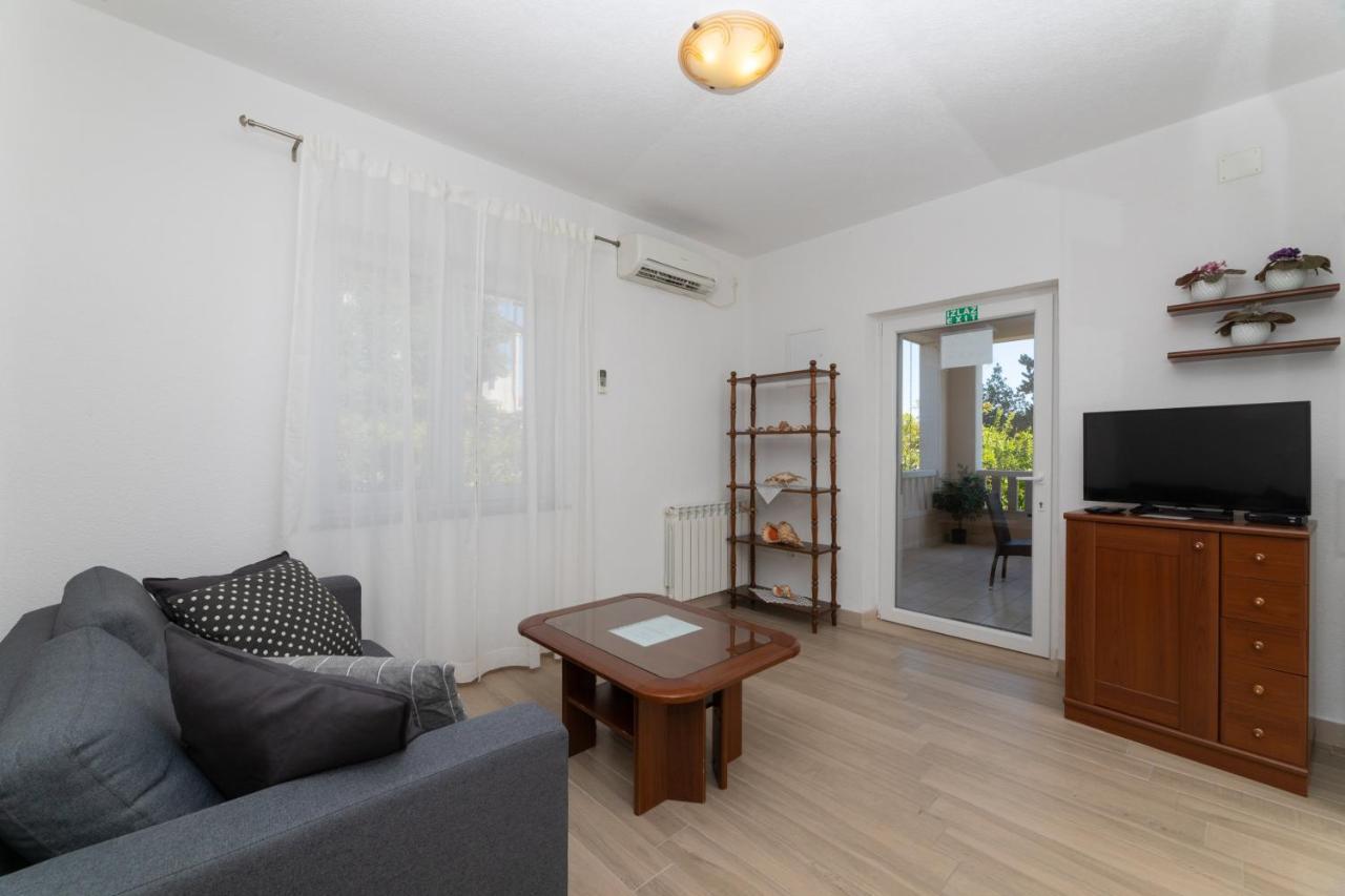 Apartments Ella Супетар Екстер'єр фото