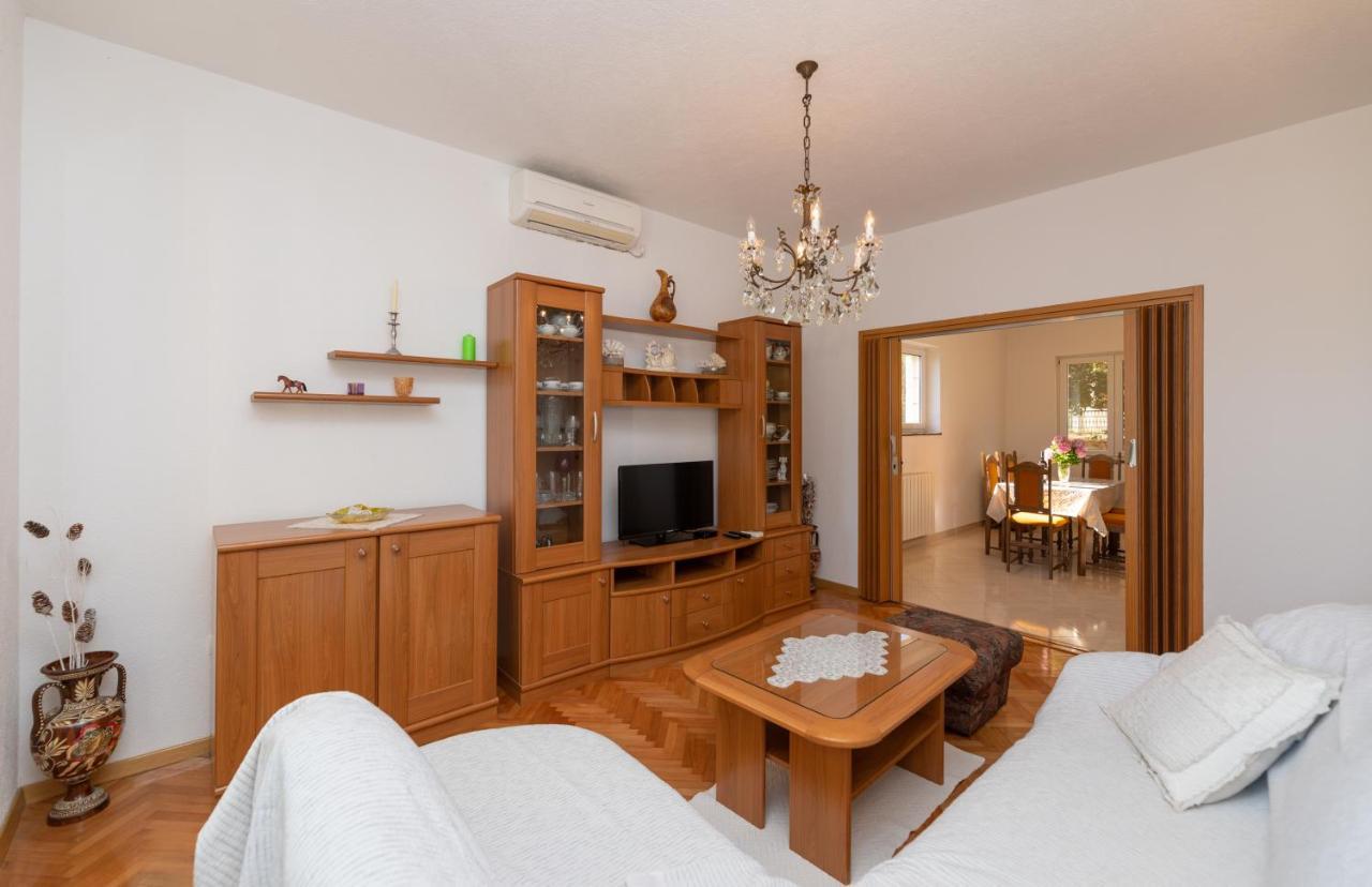 Apartments Ella Супетар Екстер'єр фото