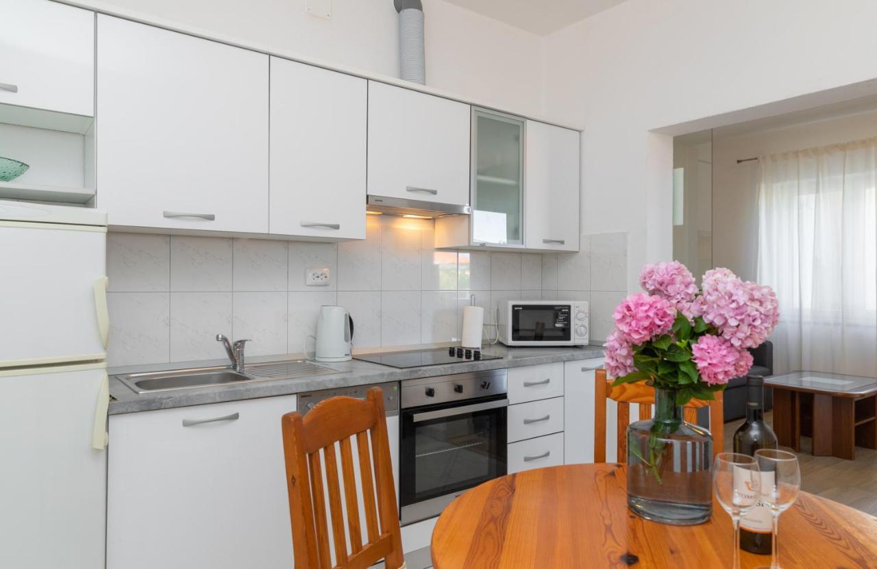 Apartments Ella Супетар Екстер'єр фото