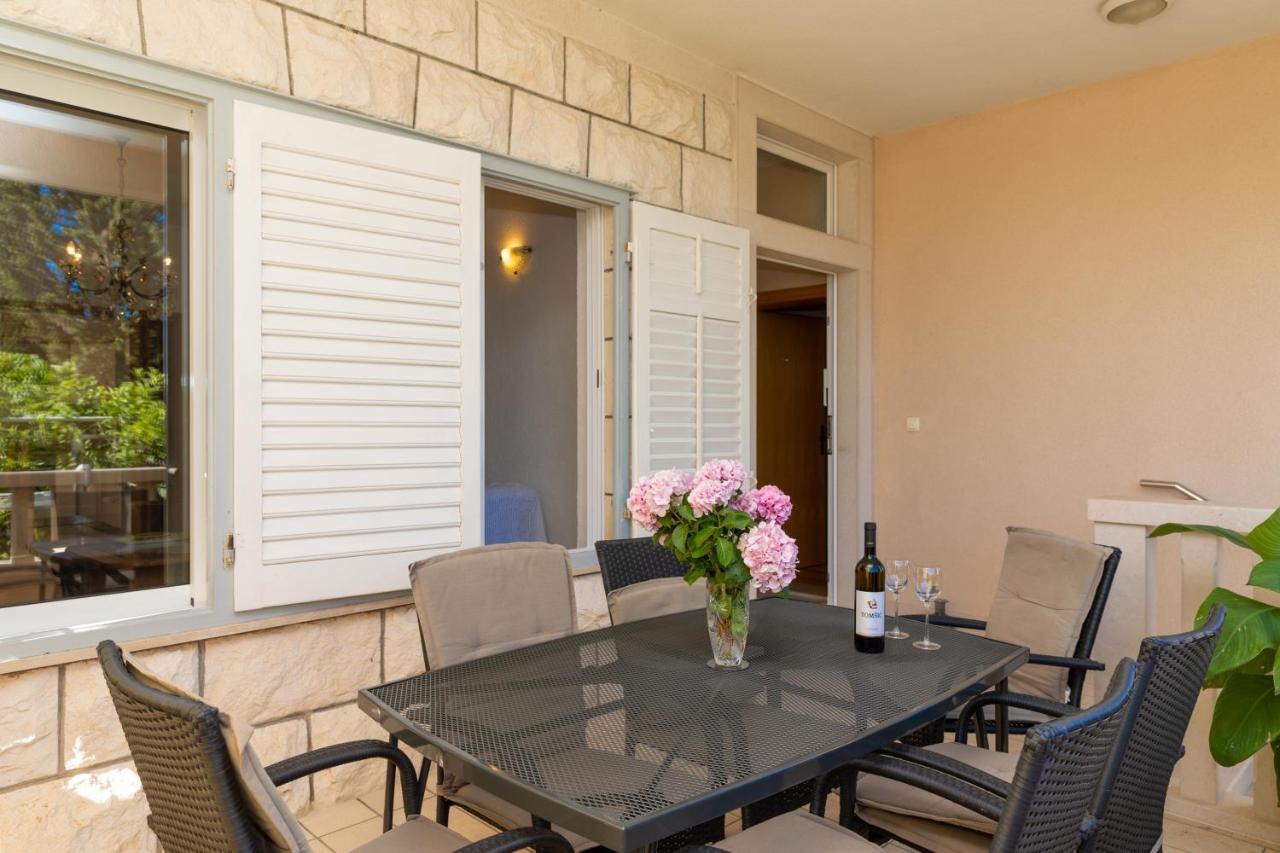 Apartments Ella Супетар Екстер'єр фото