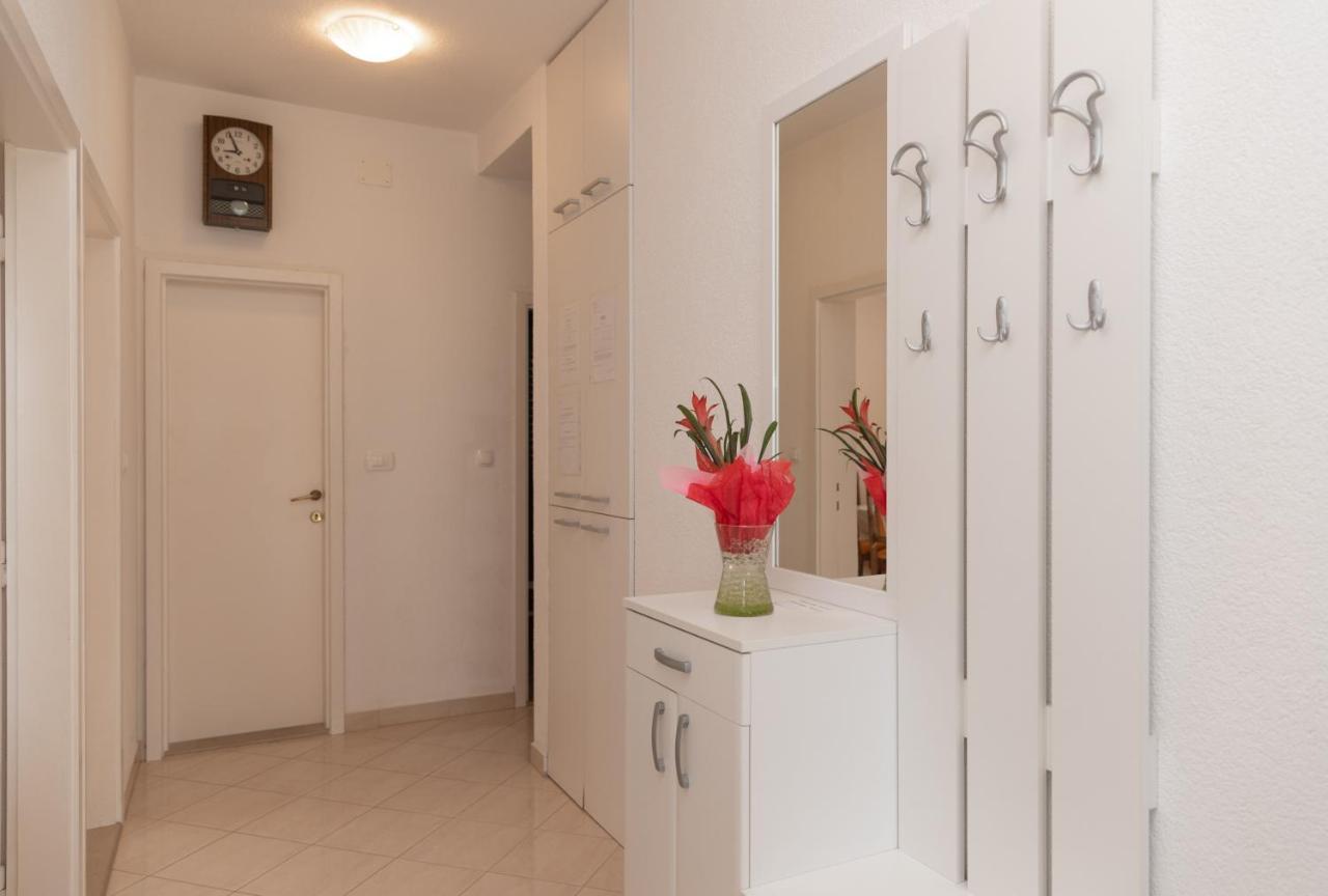 Apartments Ella Супетар Екстер'єр фото