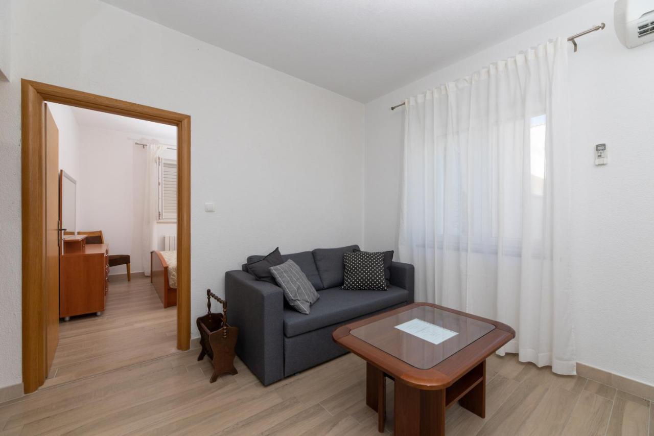 Apartments Ella Супетар Екстер'єр фото